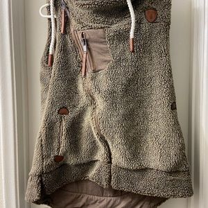 Wanakome Sherpa Vest